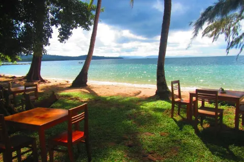 Bamboo Cottages & Restaurant