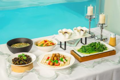 MONET GARDEN POOL RESTAURANT