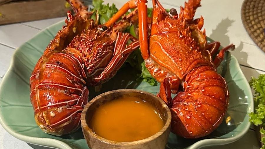 Bawang Merah Beachfront Restaurant