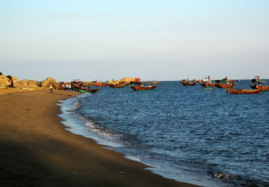 Hotels near Sanniang Bay Bathing Beach