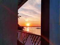 Play, sunsets and have fun at Acuaverde 