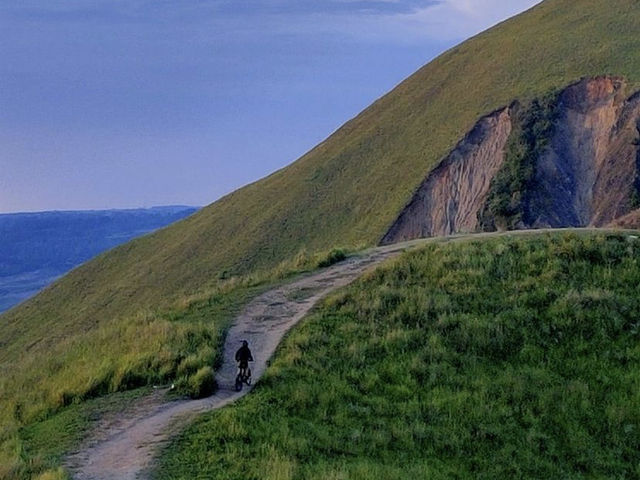 The hill overlooking the Toba lake