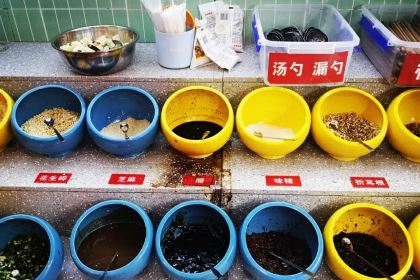 何王氏串串香火锅(时代天街店)