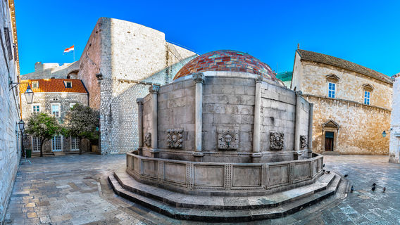 Onofrio's Large Fountain