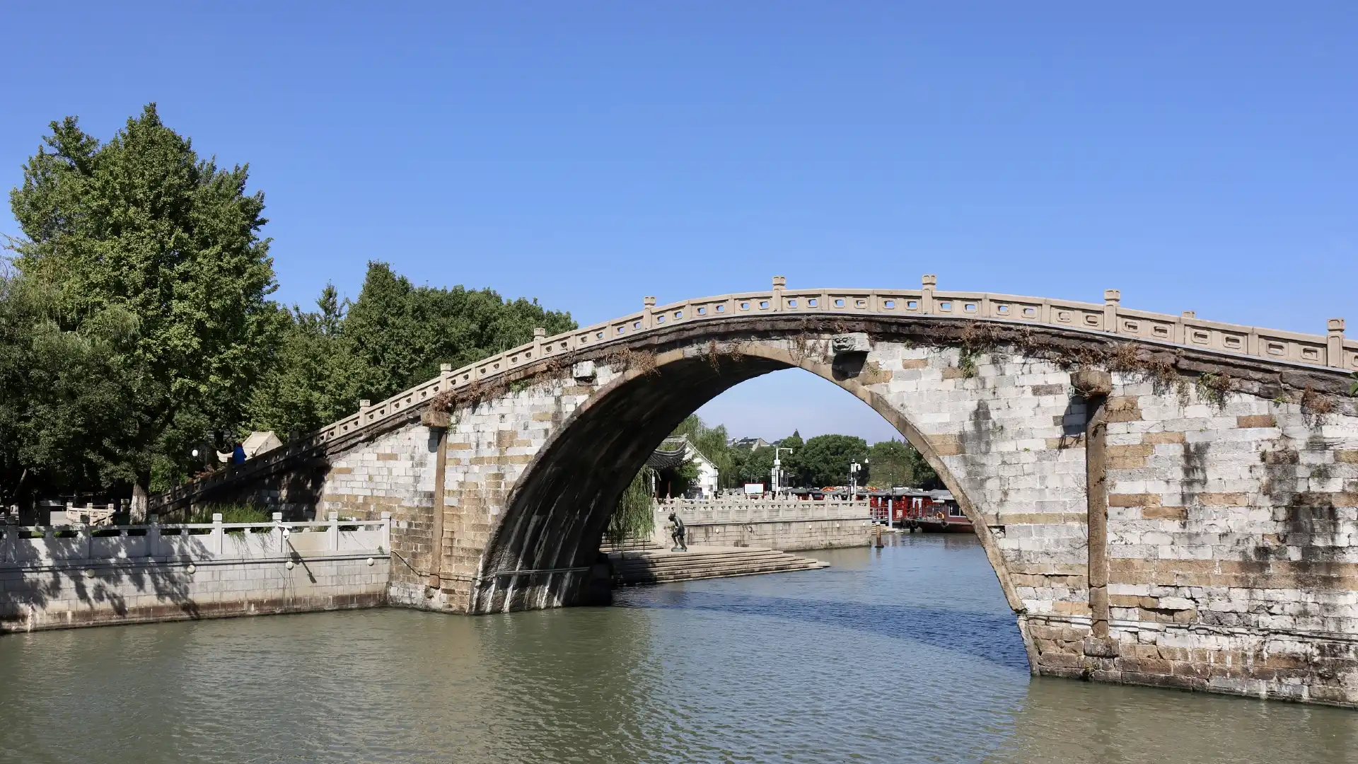 Hotels near Midu Bridge