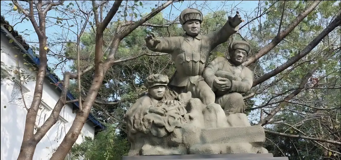 Hotels near Korean War History Education Center