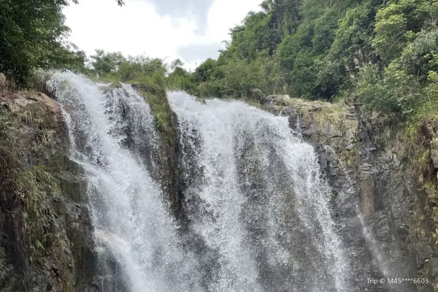 Shishangbei Waterfall
