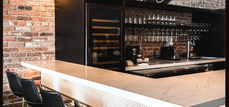 Vin Rouge Wine Bar & Tasting Room