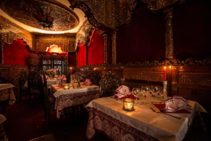 Au Palais Du Grand Moghol