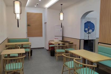 且慢客栈(芙蓉镇景区门口店)·中餐厅