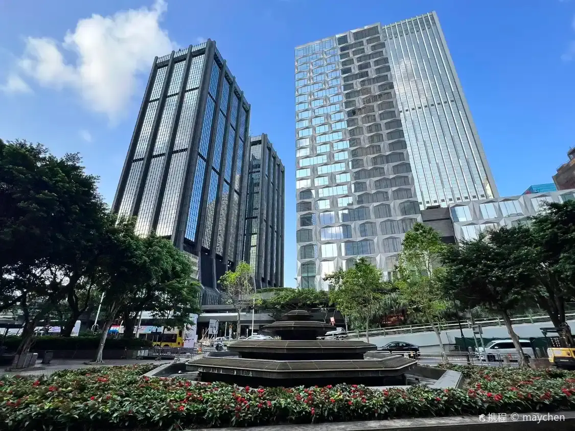 Hotels near Fleming Road Garden