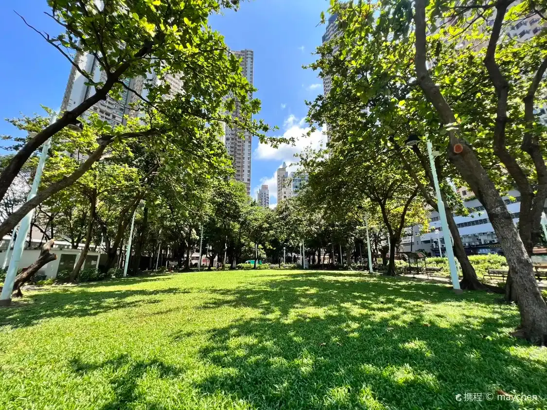 Hotels near Cadogan Street Temporary Garden