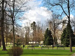 コンスティトゥツィイ 3 マヤ公園