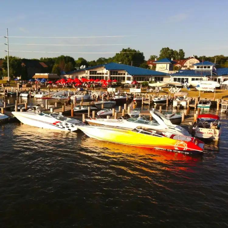 Hotels near Fox River Brewing Company Waterfront Restaurant