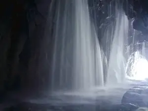 Cave of Water Curtain