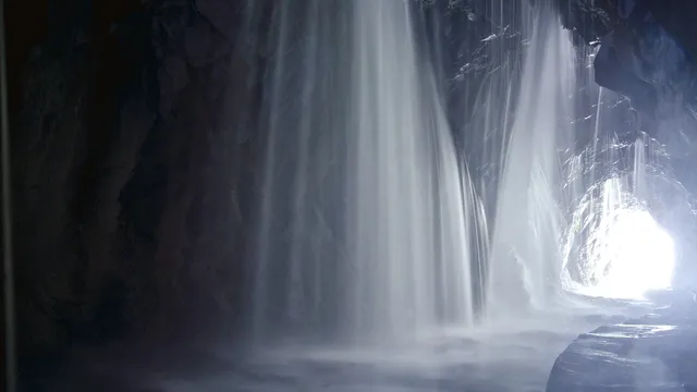 白楊步道水簾洞