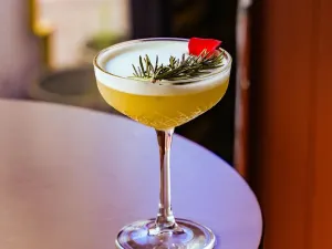 Nonsense Cafe & Bar - Wuchang Branch