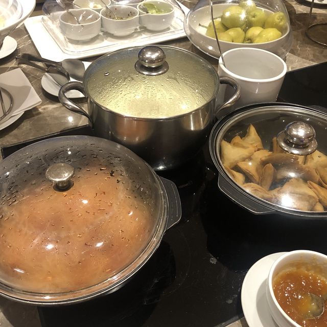 沙田凱悅酒店 | 嘉賓軒黃昏雞尾酒 沙田凱悅酒店 | 嘉賓軒黃昏雞尾酒