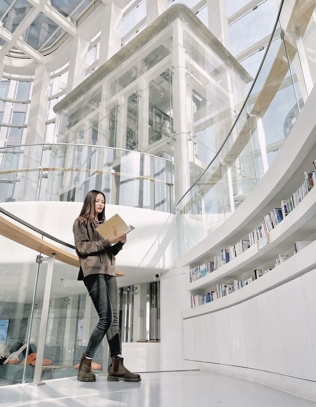A Palatial Bookstore in Shanghai
