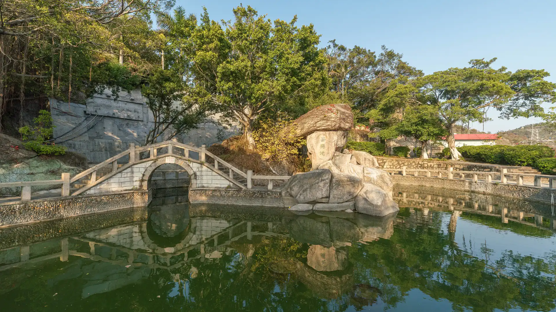 Hotels near Hongshan Park
