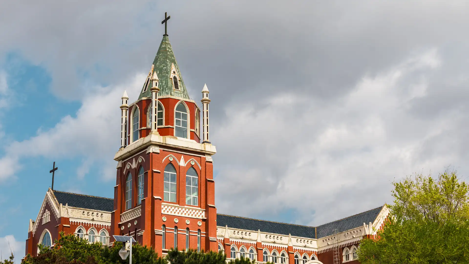 Hotels near Northeastern Theological Seminary