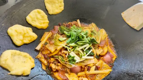 Shuxiangyuan Firewood chicken (Lugu Lake ) in 寧蒗