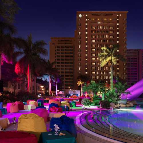 Pool Bar