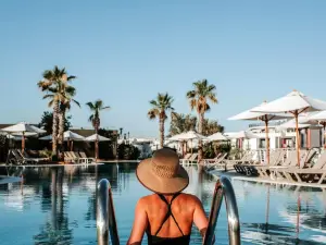 Narcis Pool Bar