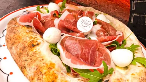 Pizzeria Vesuvium Prato in プラト