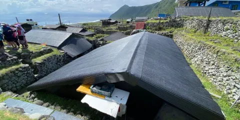 野銀部落與地下屋