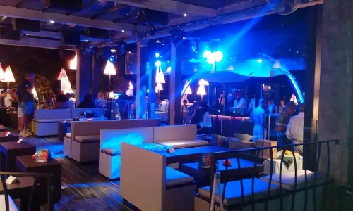 Flo Lounge Bar