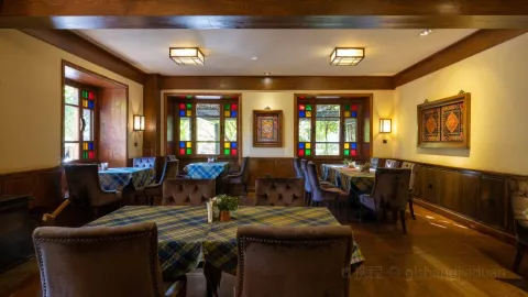 德钦松赞奔子栏酒店·餐厅 in 더친