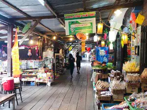 Ko Kloi Floating Market