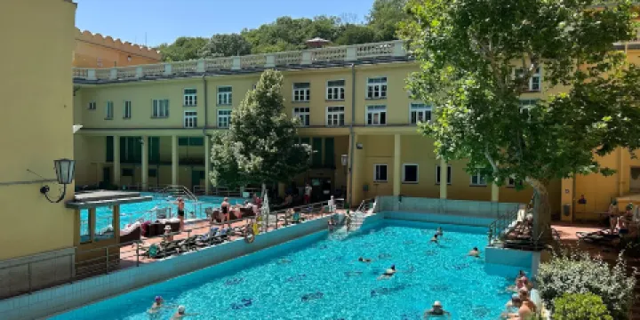 盧卡奇溫泉浴場