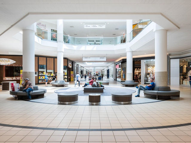 Upper Canada Mall