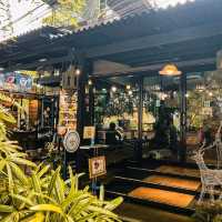 FlowerBlue Coffee & Bistro


