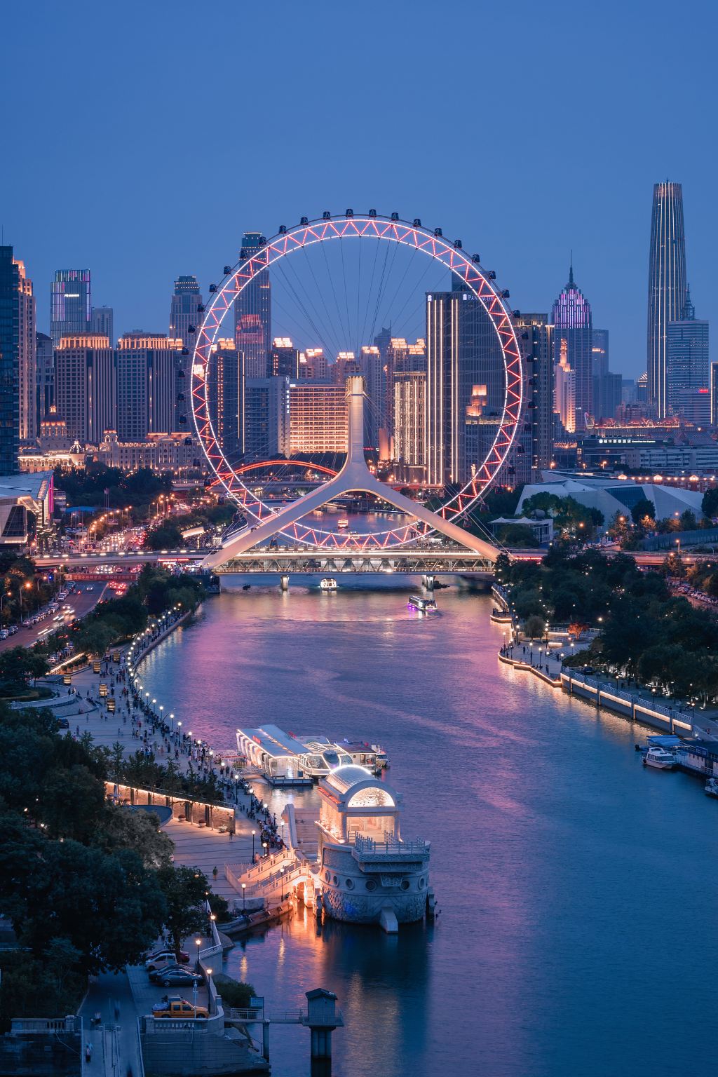 Tianjin 1-day private tour: Tianjin Eye night view + Haihe River + Century Clock + Tianjin Italian Style Town