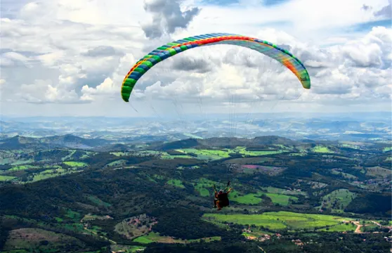 白龍山滑翔傘飛行基地滑翔傘飛行體驗成人