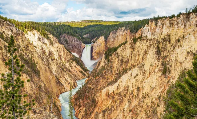 Getting Back to Nature: A Guide on Where to Stay in Yellowstone National Park