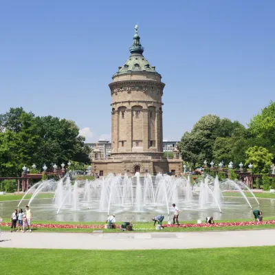 Hotels in der Nähe von Schlosspark (hinter den Rheinterassen)