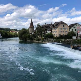 #tripaway
It is a municipality in the Swiss canton of Aargau. It serves as seat of the district of Bremgarten. The medieval old town is listed as a heritage site of national significance.Its also very quiet and refreshing to walk around seing these old buildings in an old town.
#tripaway