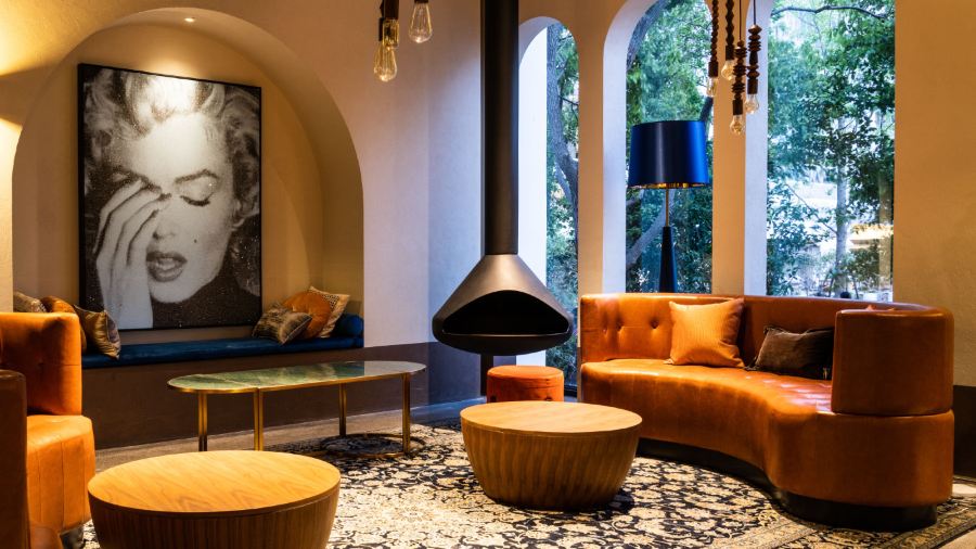 MESS gallery restaurant&bar