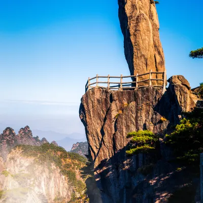 Huangshan Yilong Anyue Hotel (Huangshan Scenic Area South Gate Transfer Center) 리뷰