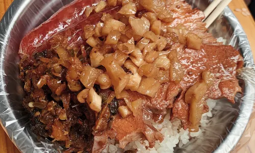 Grandma Liang's 20-Year-Old Traditional Braised Pork with Glutinous Rice