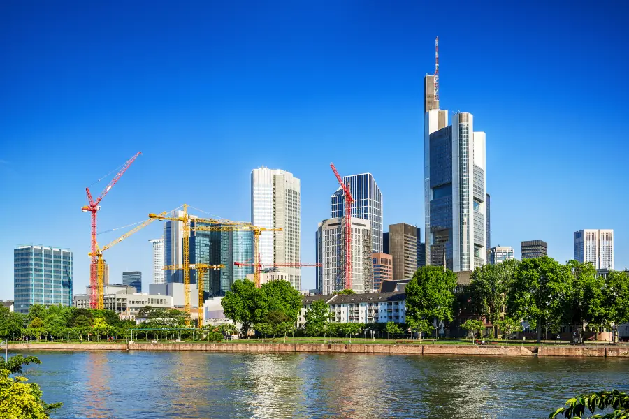 TETRAGON Frankfurt Bürofläche im Bankenviertel