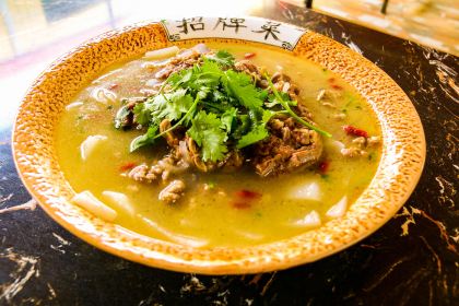 满天星帐篷营地餐厅