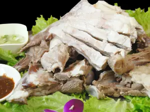 乌勒吉羊粪火自煮手扒肉饭店