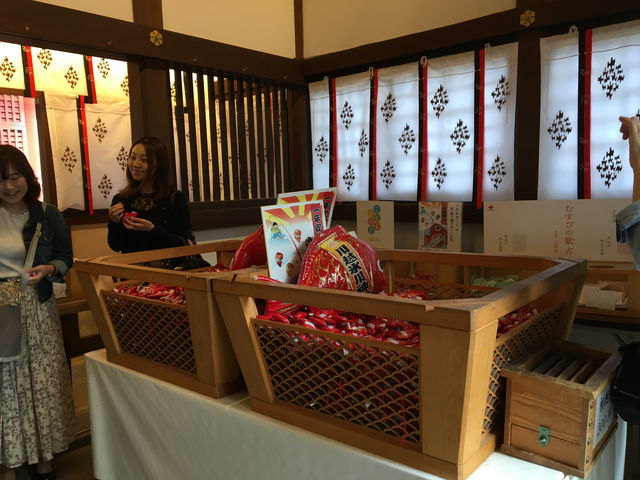 鯛みくじがかわいい「氷川神社」