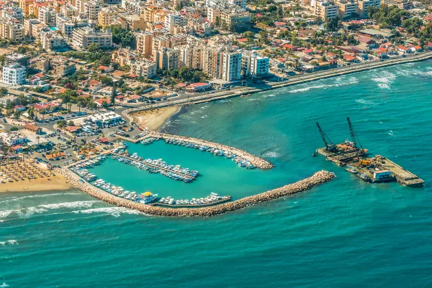 Vé máy bay Larnaca Brest