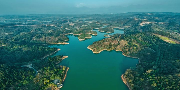 White Pagoda Lake